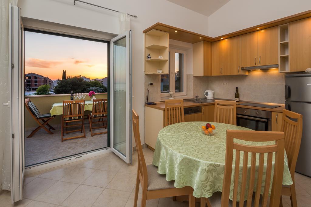 Apartments Leon Podstrana Phòng bức ảnh