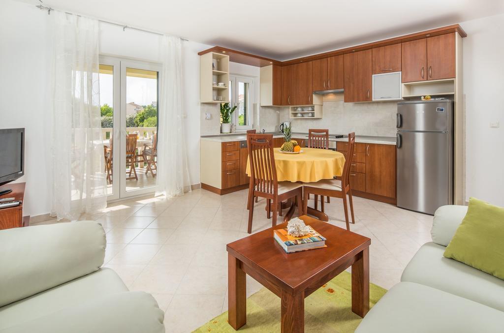 Apartments Leon Podstrana Phòng bức ảnh