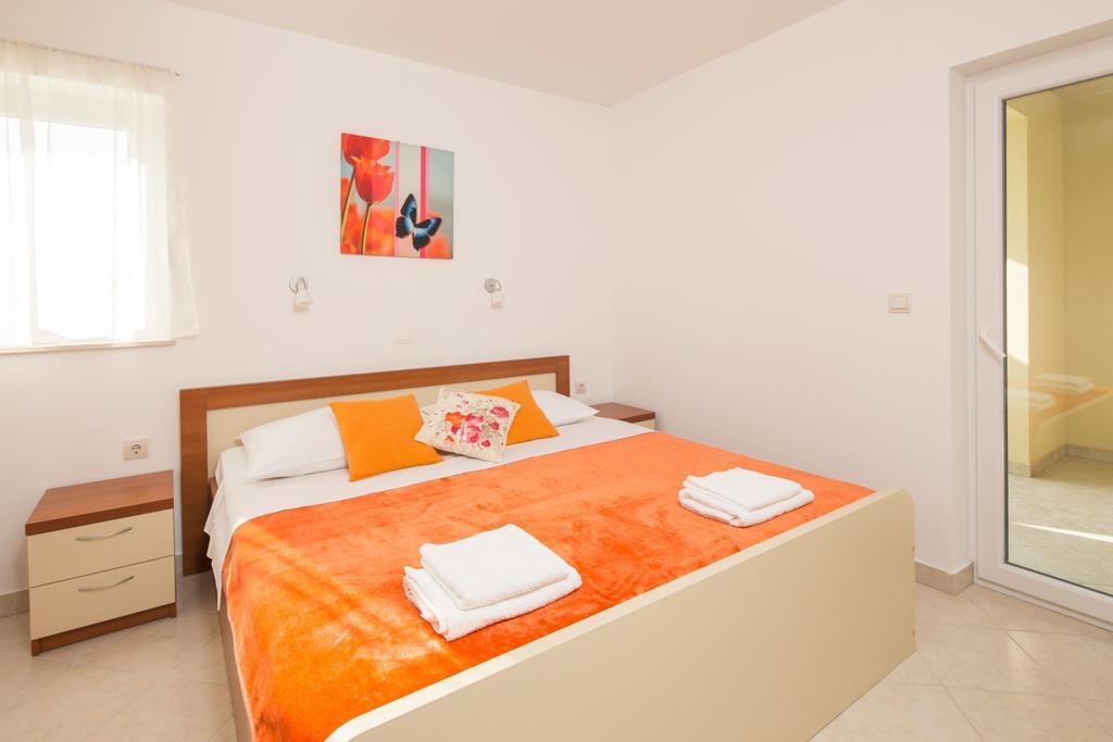 Apartments Leon Podstrana Phòng bức ảnh
